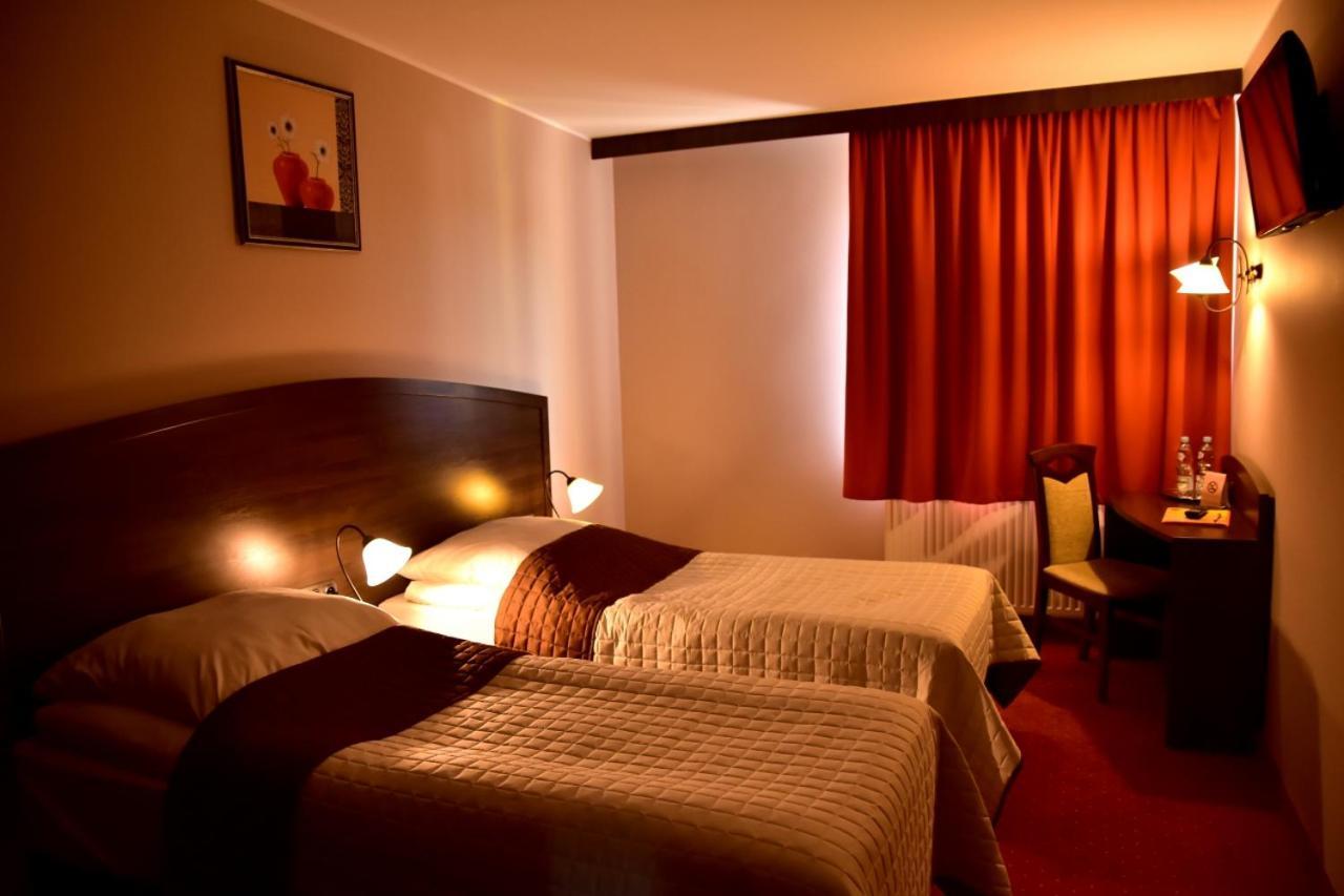 Hotel Nekla Eksteriør billede